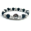 Bracelet patte de chien avec perles de howlite et pierre de lave