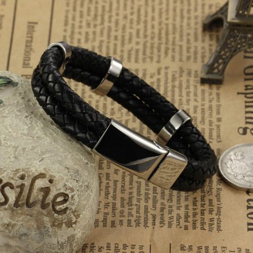 Bracelet en cuir tressé noir et fermoir en acier inoxydable