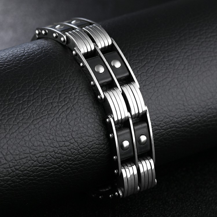Bracelet en acier inoxydable argent et noir en forme de chaîne de moto