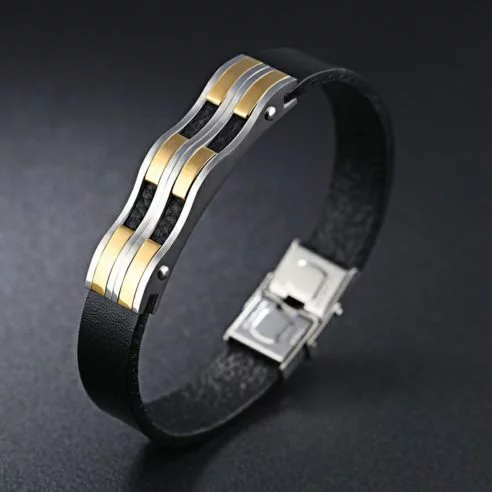Bracelet en cuir noir avec plaque ondulée en acier inoxydable plaquée or