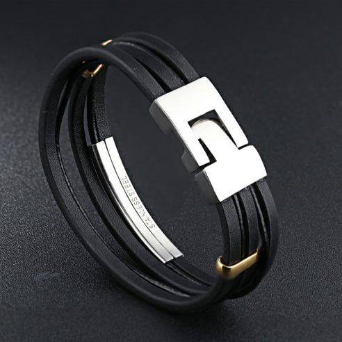 Bracelet en cuir noir avec fine plaque en acier inoxydable