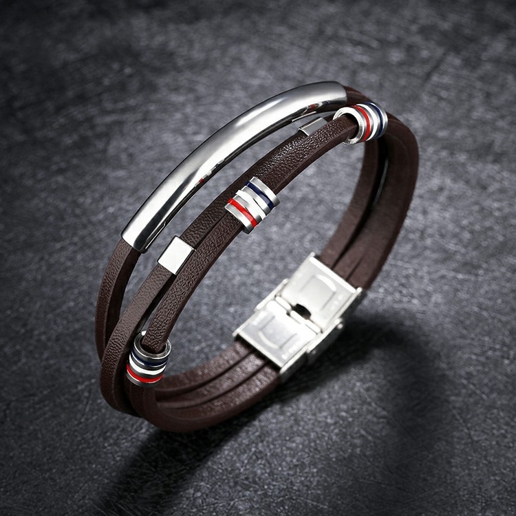 Bracelet en cuir synthétique marron et pièces en acier inoxydable ornées de bandes bleu blanc rouge