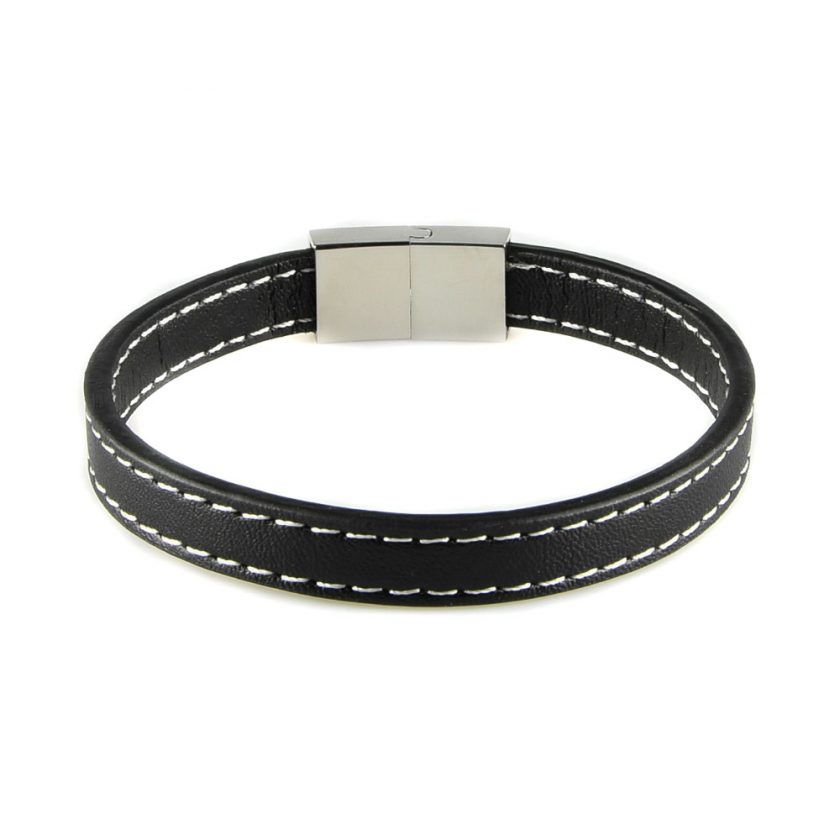 Bracelet pour homme en cuir noir lisse avec deux élégantes coutures blanches tout autour.