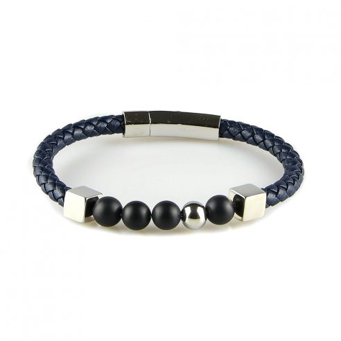 Bracelet pour homme en cuir bleu tressé avec trois perles d'onyx, une perle d'acier et deux élégants cubes d'acier.