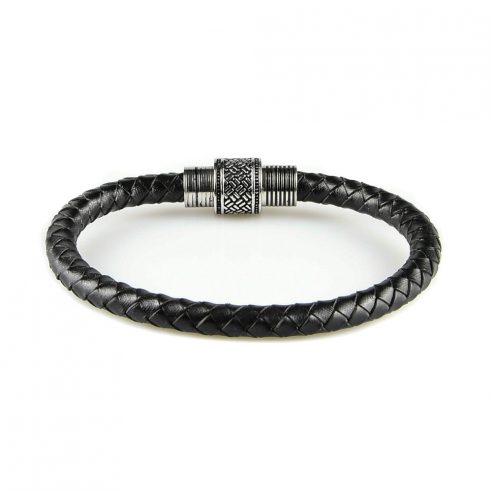 Bracelet pour homme en cuir tressé noir.