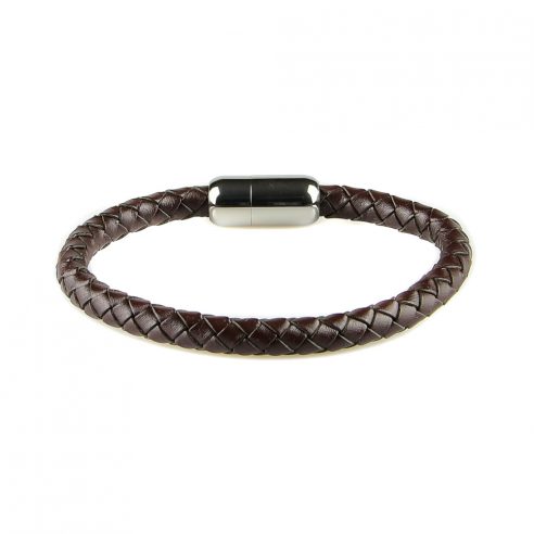 Bracelet pour homme en cuir tressé marron foncé.