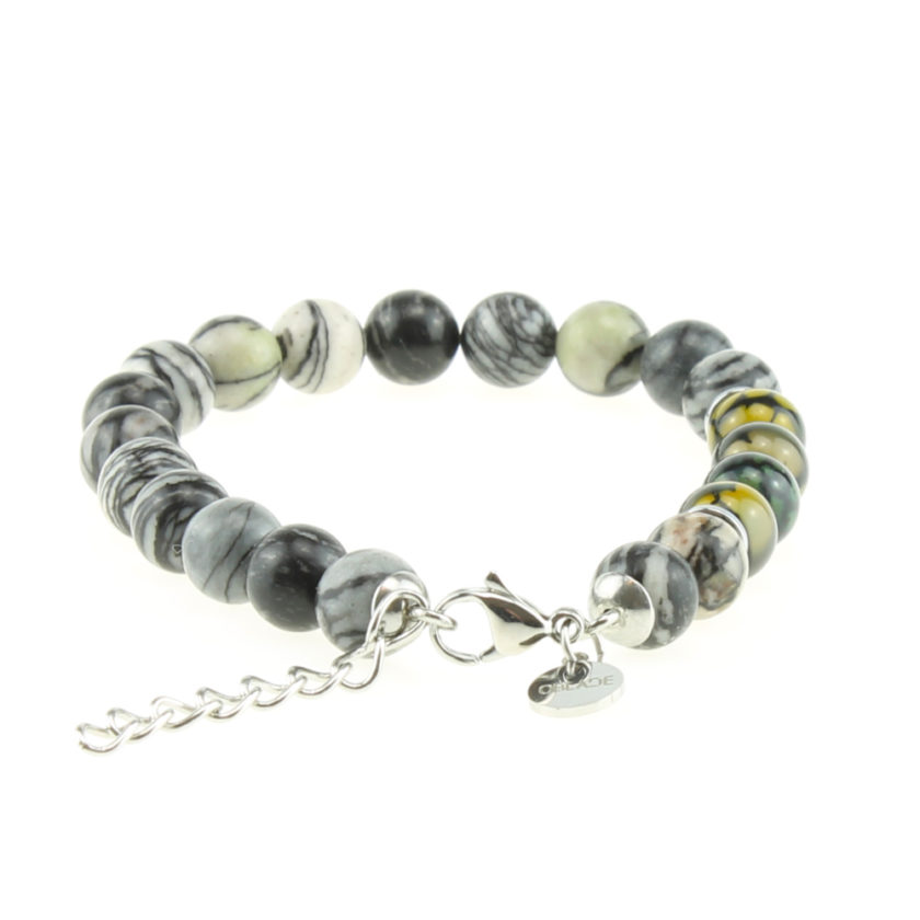 Bracelet pour homme composé de perles d'agate noire striées naturelles.