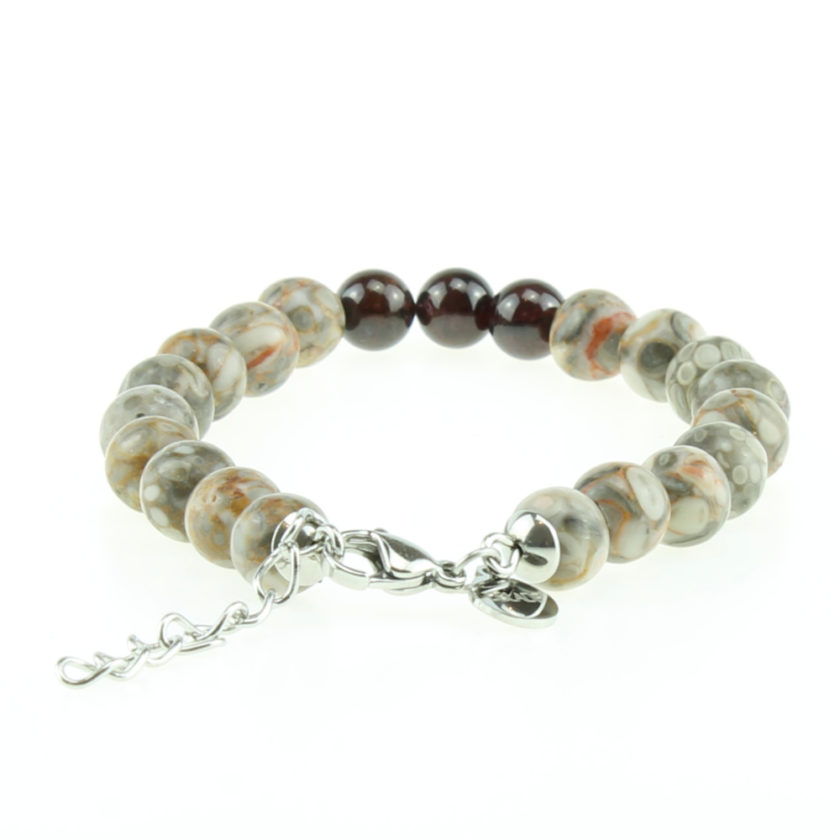 Bracelet pour homme composé de différentes variétés de pierres de jaspe naturelles.