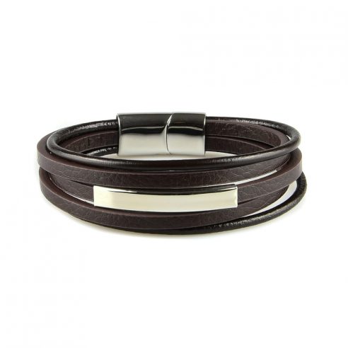 Bracelet pour homme composé de cinq lanières de cuir marron lisse et d'une pièce en acier inoxydable.