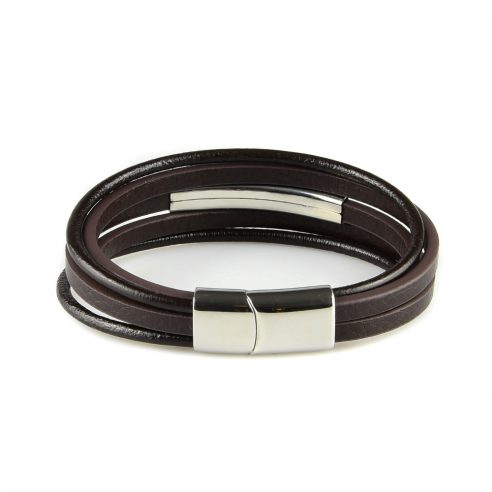 Bracelet pour homme composé de cinq lanières de cuir marron lisse et d'une pièce en acier inoxydable.