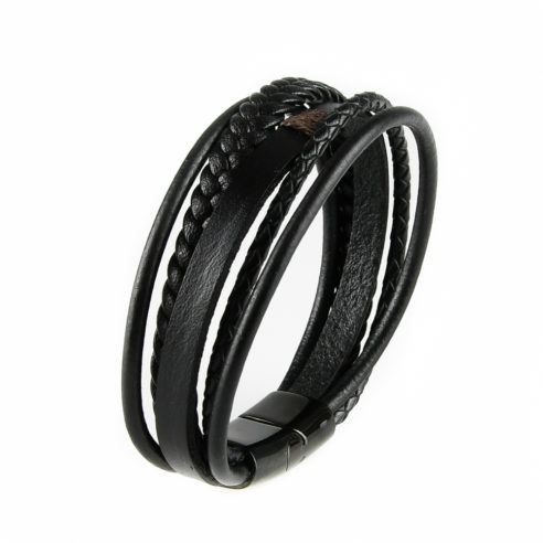 Bracelet pour homme composé de lanières de cuir noir lisse et tressé.