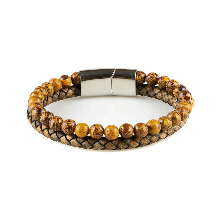Bracelet pour homme composé d'une lanière de cuir tressé marron et de pierres fines naturelles.