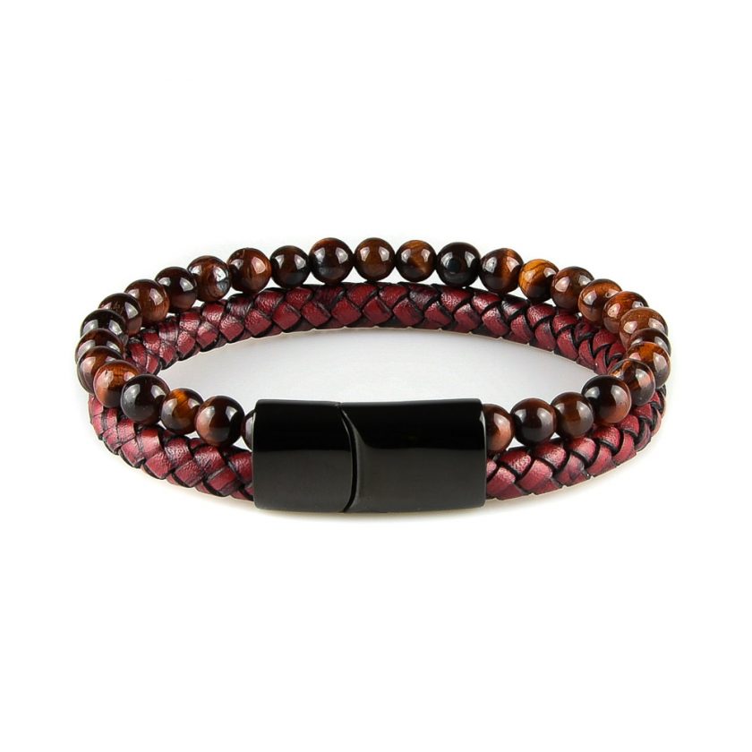 Bracelet pour homme composé d'une lanière de cuir tressé de couleur bordeaux et de pierres œil de tigre rouge.