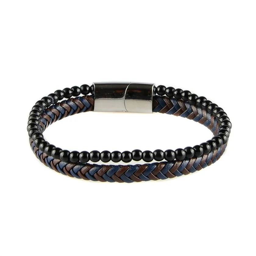 Bracelet pour homme composé d'une lanière de cuir tressé bleu et marron et de pierres d'onyx.