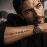 tatouage date de naissance homme avant-bras