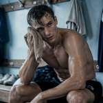 Les bienfaits de la transpiration pendant le sport athlète vestiaire