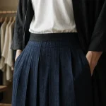 Hakama bleu nuit sur vêtement japonais homme