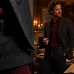 Tenue homme noel chic : blazer en laine, chemise bordeaux, pantalon chino foncé